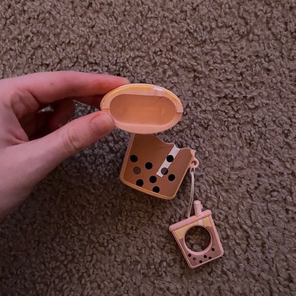 boba airpods case with keychain - Picture 3 of 4